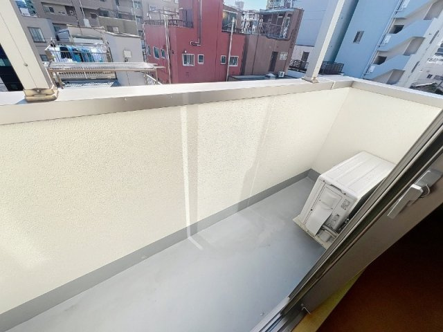 ジュネスHKのバルコニー