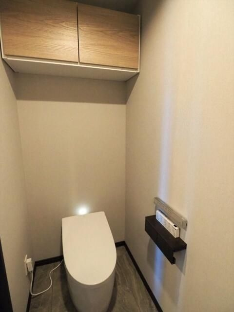 レジディア上目黒のトイレ|落ち着いたトイレです