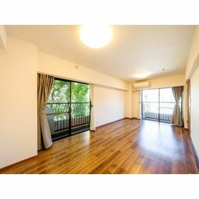マンション広尾台の寝室|使い勝手のいい寝室です
