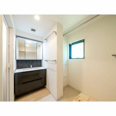 マンション広尾台の独立洗面台|独立洗面台で身支度をすべて済ませてしまいましょう