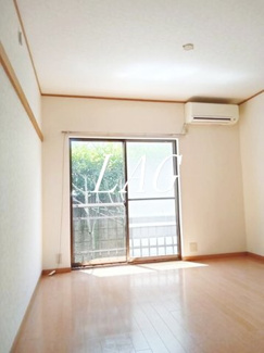 【居間・リビング】 | グランマルシェ  | 洋室のお部屋です。