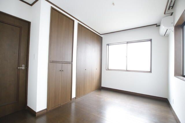 等々力４丁目貸家の寝室|使い勝手のいい寝室です