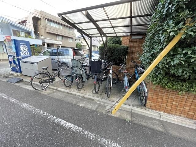 グローリー自由が丘の駐車場|駐車場に車を止められます