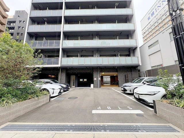 コンフォリア・リヴ新大阪Qの駐車場