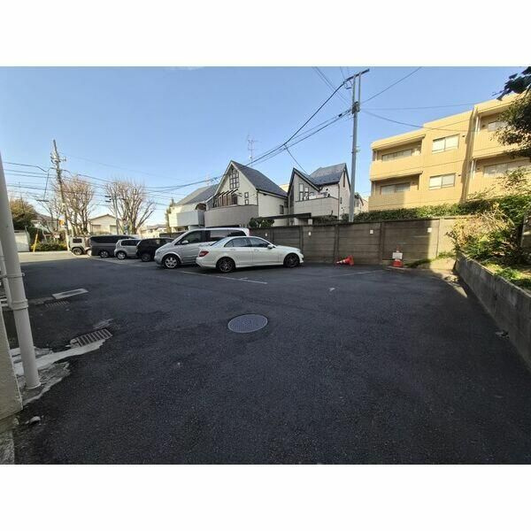 田園マンションの駐車場|カースペースがあります