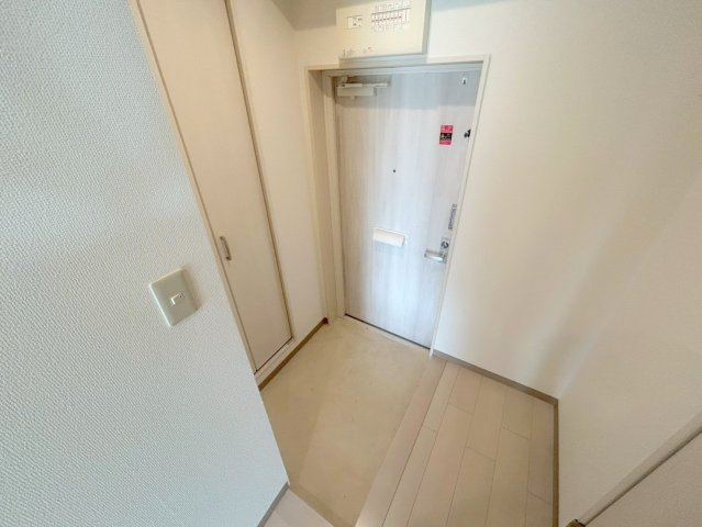 プール・トゥジュールブランの玄関