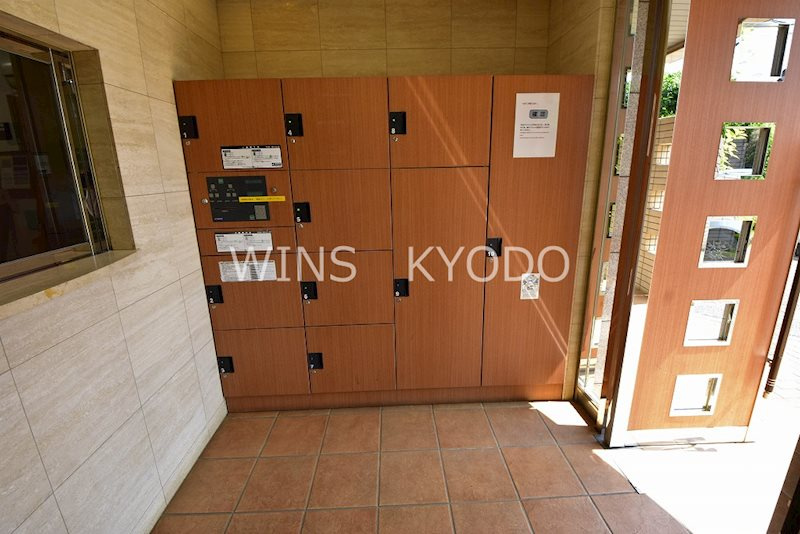 世田谷区喜多見９丁目の賃貸マンションのエントランス|エントランス