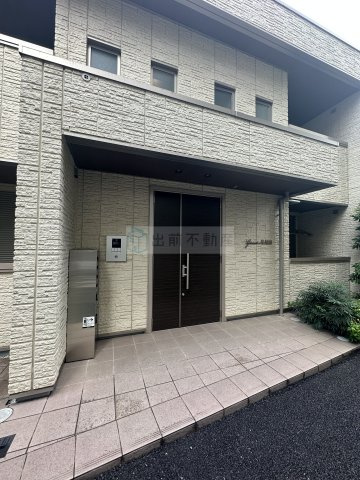 新宿区西早稲田１丁目の賃貸マンションのエントランス