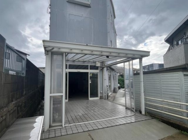 大津市一里山１丁目の店舗事務所の外観