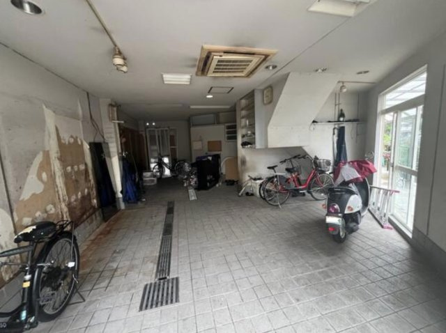 大津市一里山１丁目の店舗事務所の内装