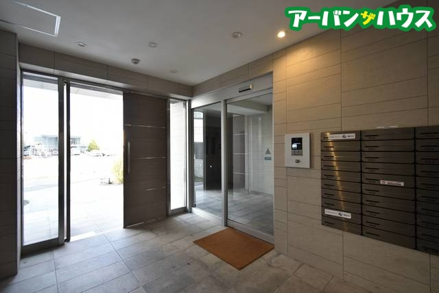 ＣＲＡＳＳＯ　ＩＭＡのエントランス
