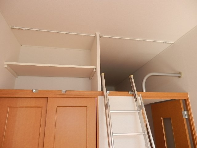 レオパレスホウセイ豊四季の寝室