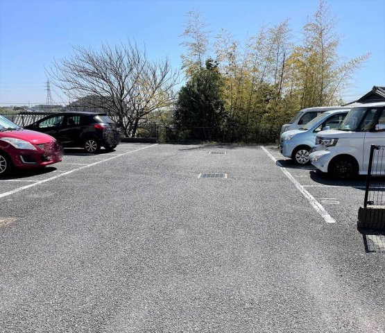 レオパレスbelsuonoの駐車場|駐車場完備です