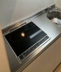 【設備】 | エストゥルースプラス大森 | IHコンロのキッチンです。