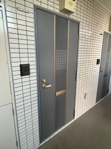 クリオ千駄木壱番館の玄関