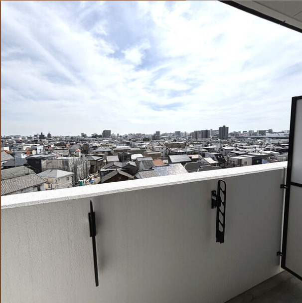 THE RESIDENCE SAKURAYAMA WESTのバルコニー