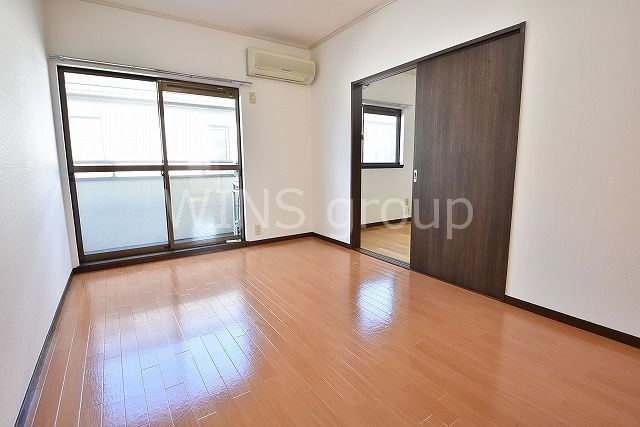 世田谷区赤堤３丁目のアパートの寝室|明るいお部屋です