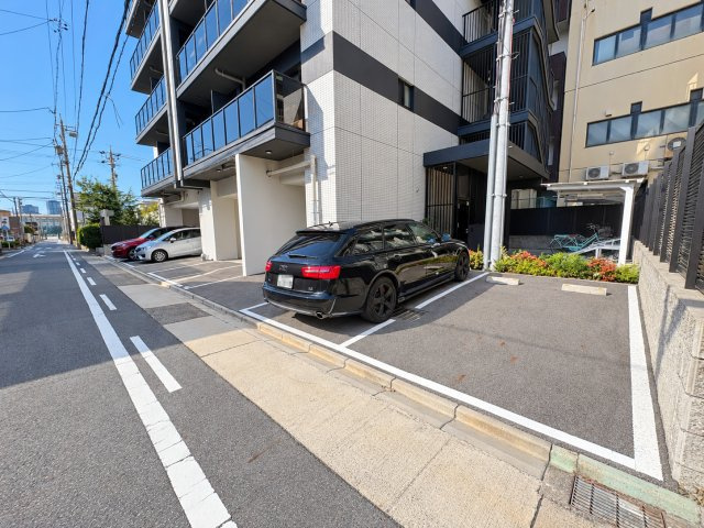 オープンレジデンシア今池の駐車場|敷地内駐車場
平置きタイプの駐車場です。※空き状況はお問い合わせください。