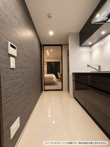 オープンレジデンシア今池のキッチン|キッチン
廊下に沿ったキッチンは、生活動線がスムーズです。
※バーチャルステージング画像です。家具は販売対象に含まれません。