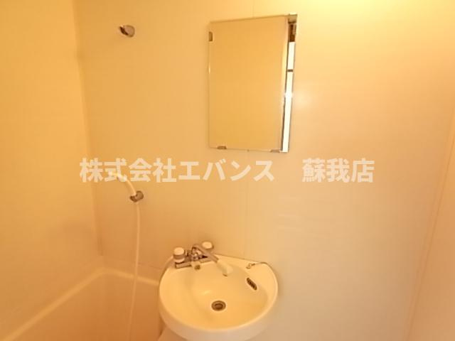 【洗面所】 | メゾン中央 | 明るい洗面所です