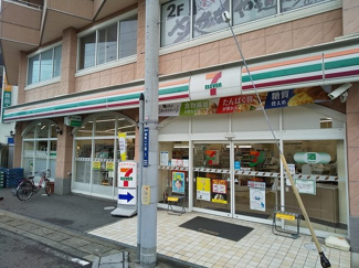 セブンイレブン 朝霞駅東口店まで300ｍ
