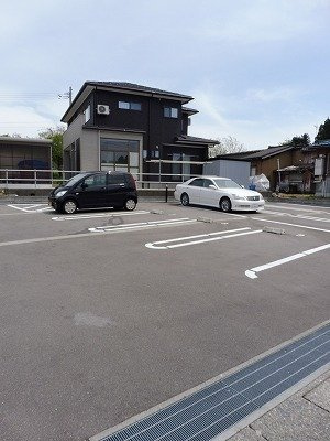 アンジェロ　ミミの駐車場