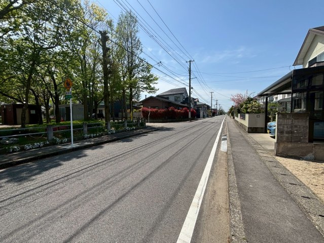 つくし野2の前面道路含む現地写真
