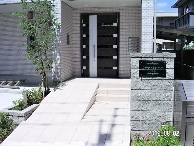 カーサ・ラシーネのエントランス