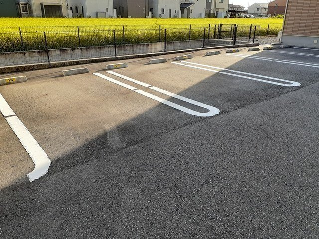 Ｒｅｖｉｖｅ８９　Ｅａｓｔの駐車場