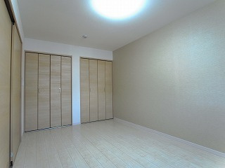 リブリ・Ajisaiの内装