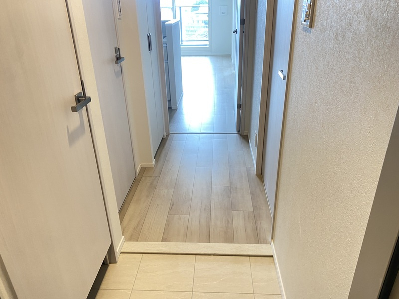 ONE ROOF RESIDENCE NISHINIPPORIの玄関