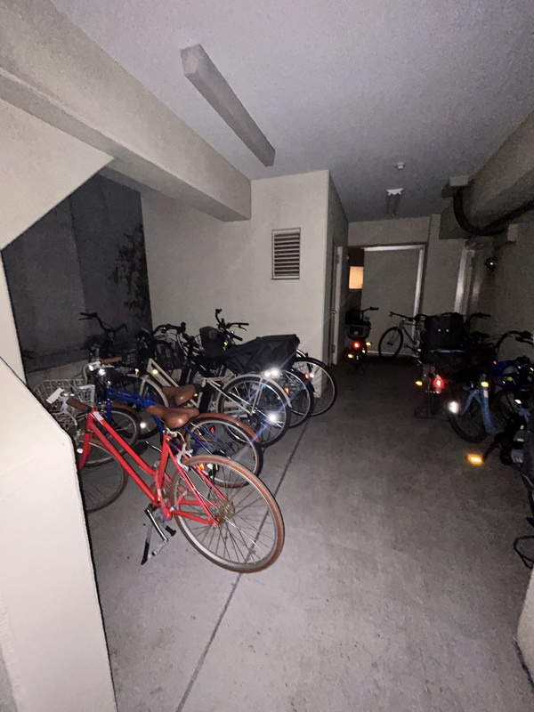 コスモリード文京千駄木の駐車場