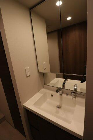 ＧＥＮＯＶＩＡ新大塚の洗面所