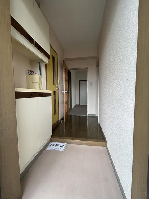 メゾン本庄の玄関