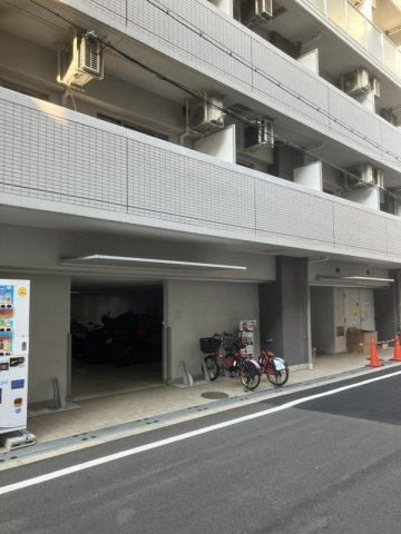 エステムコート新大阪IXグランブライトの駐車場