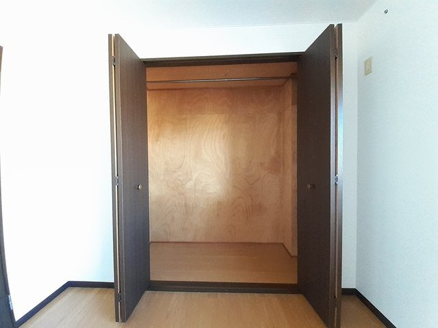ウイステリアＡの収納|こまごまとしたものを収納できそうですね