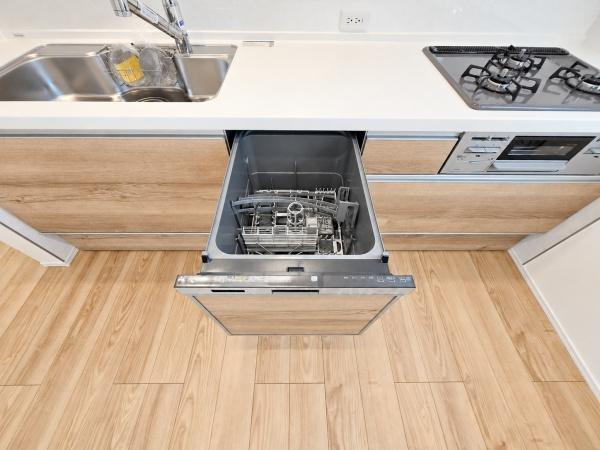 横浜市西区霞ケ丘の新築一戸建のキッチン|食洗器付きなのは家事の負担を軽減してくれる嬉しいポイント♪