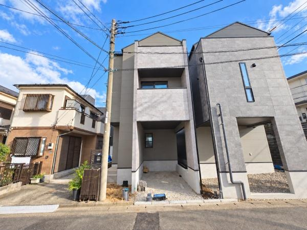 横浜市神奈川区片倉５丁目の新築一戸建の前面道路含む現地写真|周辺は落ち着いた街並みになります。
子育てにはぴったりの住環境♪