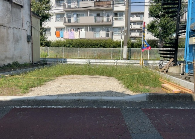 【外観】 | 物件の詳細については、現地を見てわかること以外に、役所や法務局などで調べないとわからないことがあります。そのため、現地に行く場合は、もしこの物件を買ったらどのような生活ができるかをイメージしましょう。