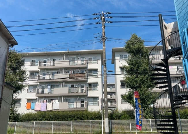 【展望】 | 土地の地勢が高台の場合、景色を綺麗にみることができ、景色にこだわってお家探ししている方におすすめです！また平坦地よりも風通しがいいというメリットがあります。デメリットもあるので是非現地でご確認下さい。