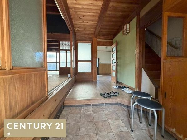 紀の川市荒見　中古戸建の玄関