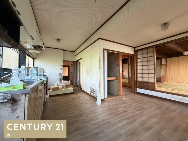 紀の川市荒見　中古戸建の居間・リビング
