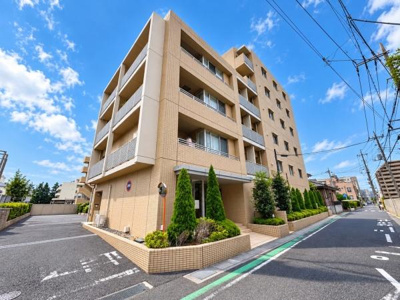 【外観】 | 【24日・25日見学可】ライオンズヴィアーレ草加松原 | 陽当たり良好な明るい外観♪
