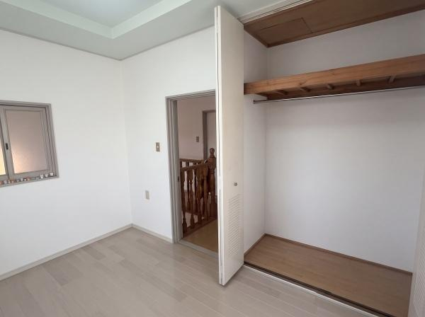 北葛城郡上牧町服部台１丁目の中古一戸建の洋室|ＡＩによる残置物除去を行った画像を使用しています。