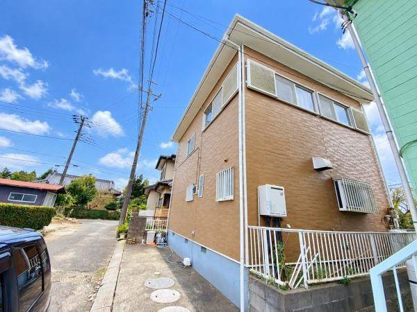 富里市七栄の中古一戸建の前面道路含む現地写真