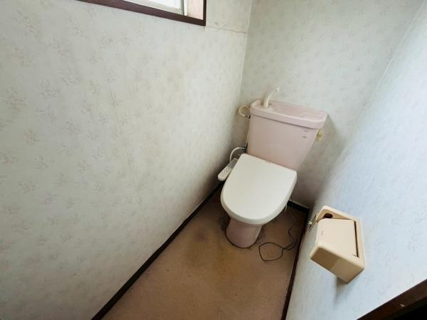 富里市七栄の中古一戸建のトイレ