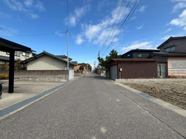 東区有楽　2935万円の前面道路含む現地写真