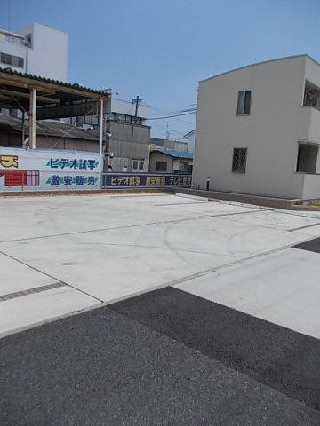 スペランツァの駐車場