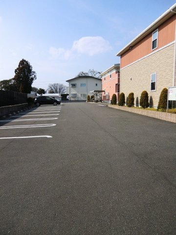 プランドールⅡの駐車場