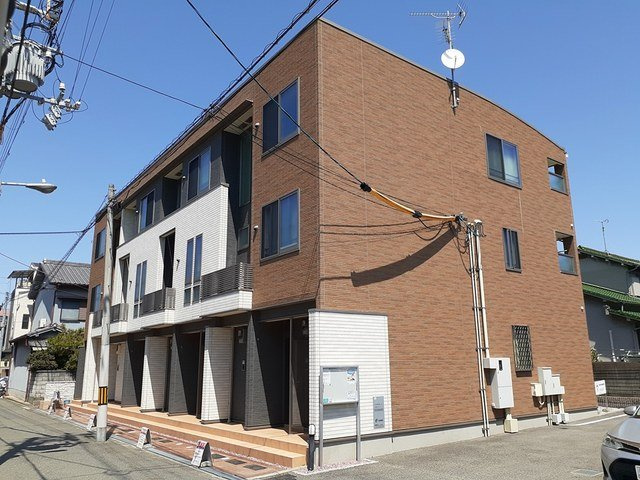 グラン　ソレイユの外観